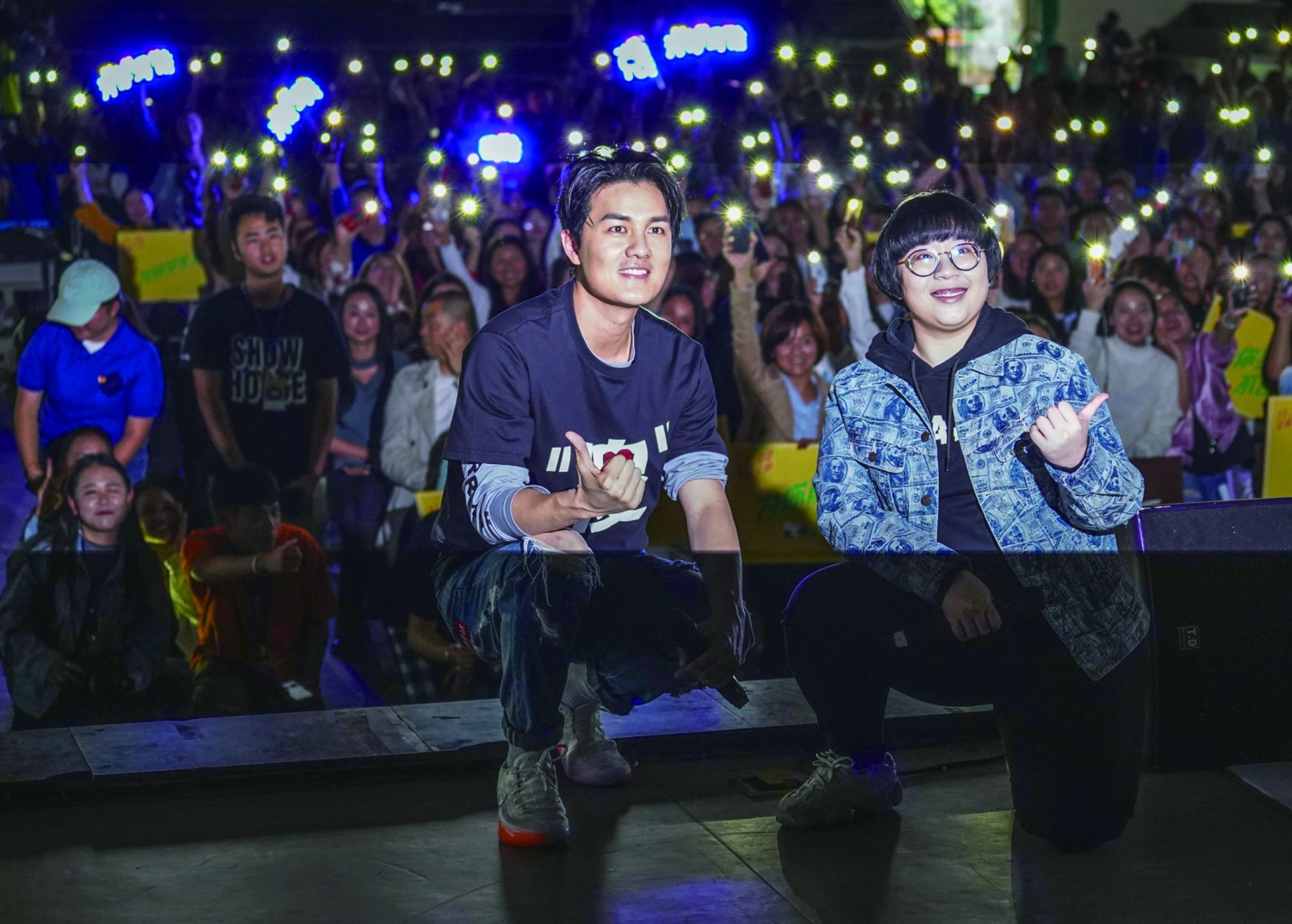 吴克群、颜如晶到校举办活动