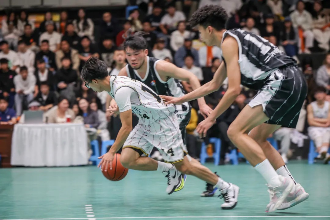 云南大学生男子篮球超级联赛在ky开元集团激情开战