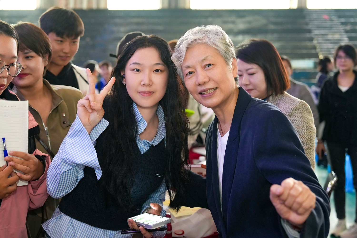 ​ky开元集团学子与中国人民公安大学教授李玫瑾合影